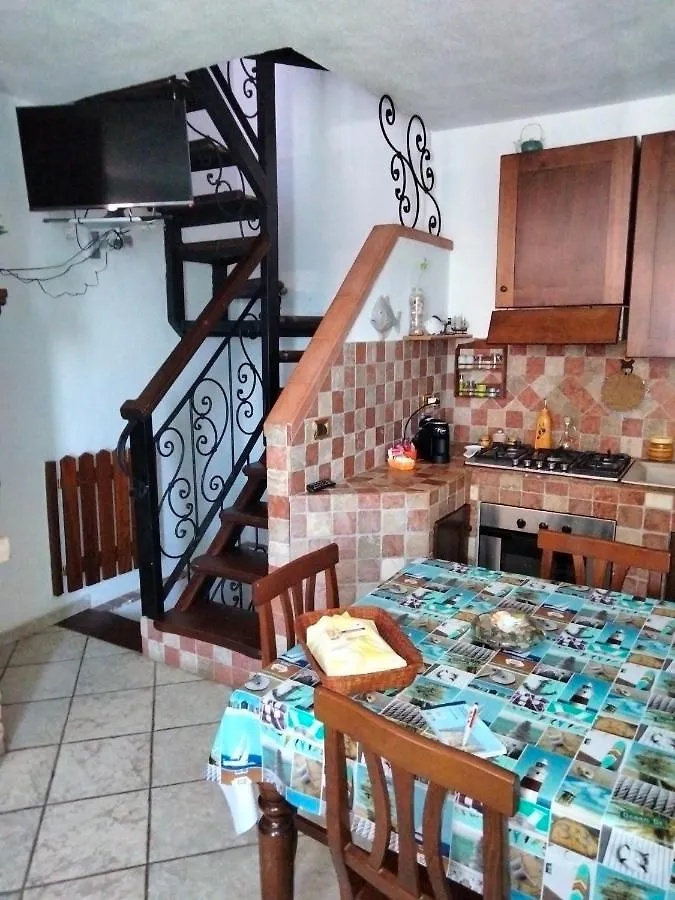 Casa vacanze casetta sul porticciolo Stintino Italia